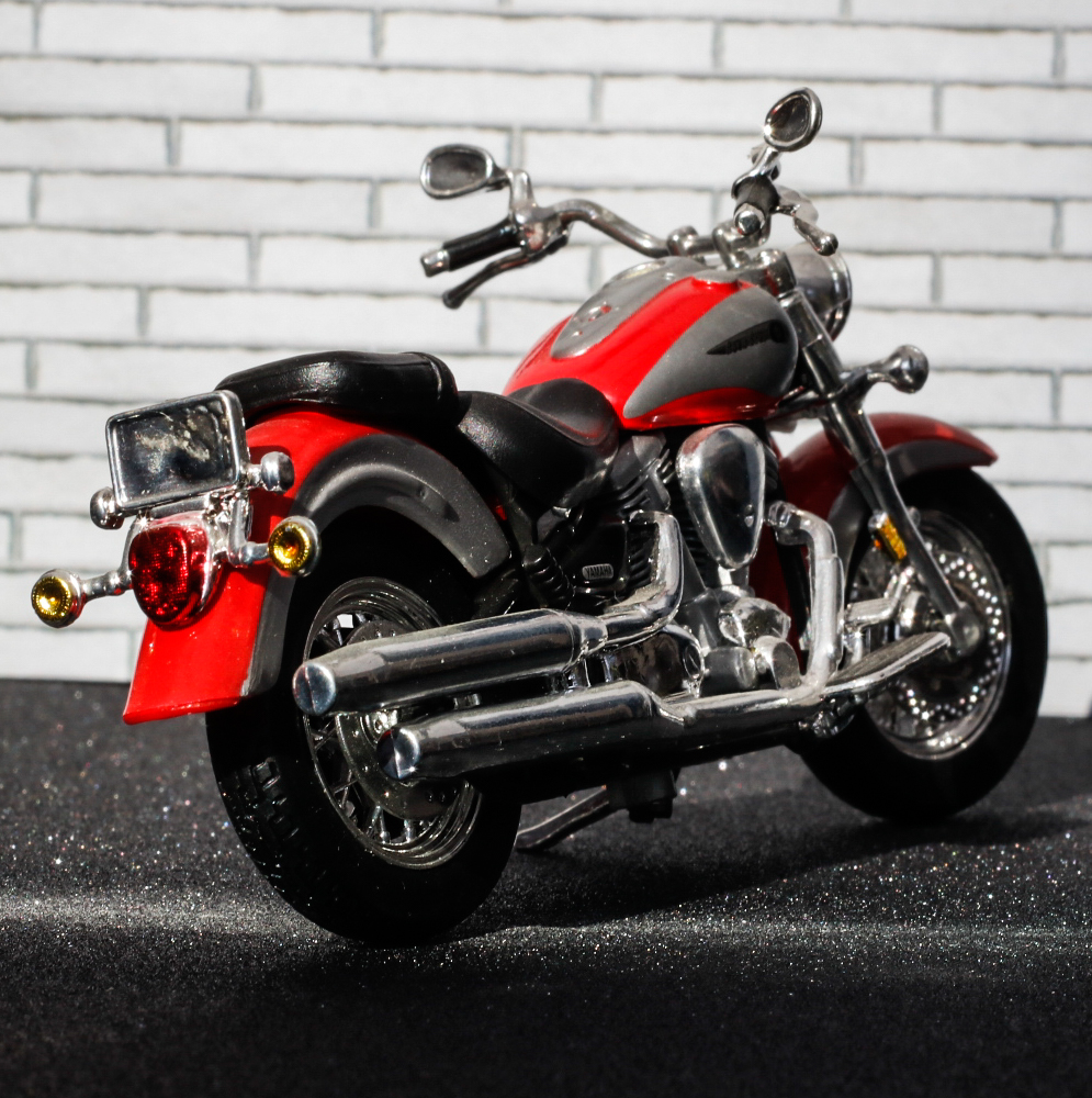 Maisto Yamaha XV1600 Road Star